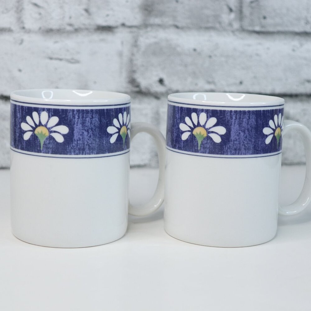 Vintage Oneida Dinnerware Spring Daisy Set of 2 Coffee/ Tea Cups/ Mugs Retired